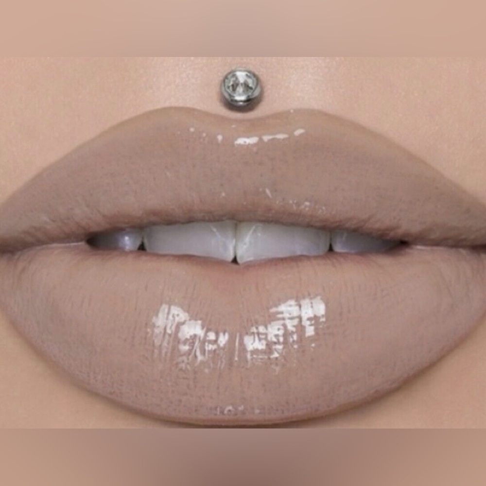 SILK ROPE Jeffree Star The Gloss. New in box. Discontinued